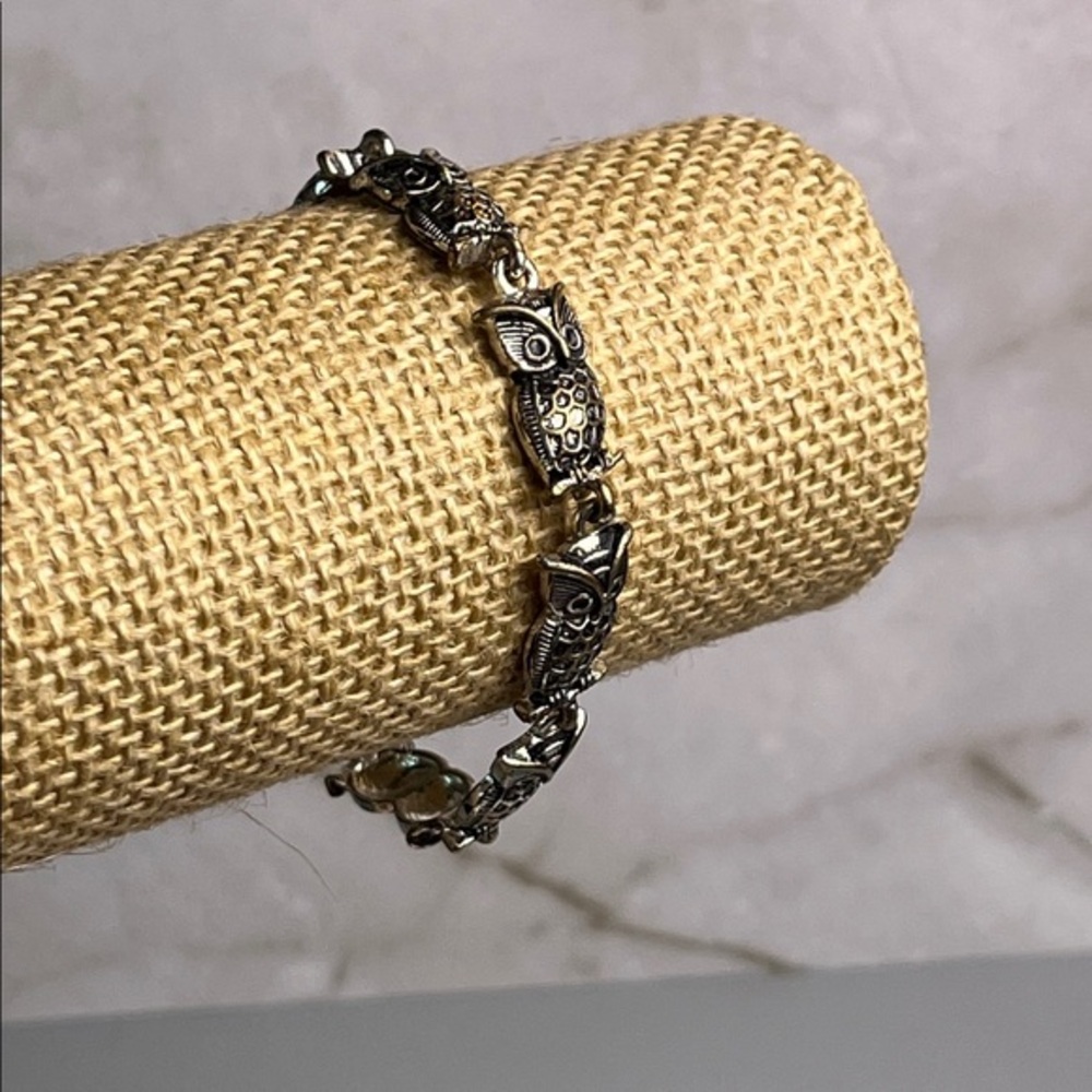 Charming Silver Tone Owl Bracelet
